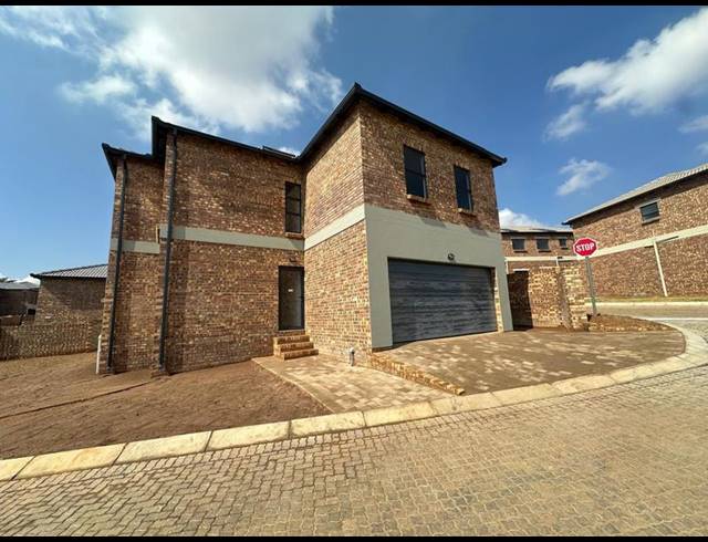 4 BEDROOM HOUSE FOR SALE IN WITBANK CENTRAL